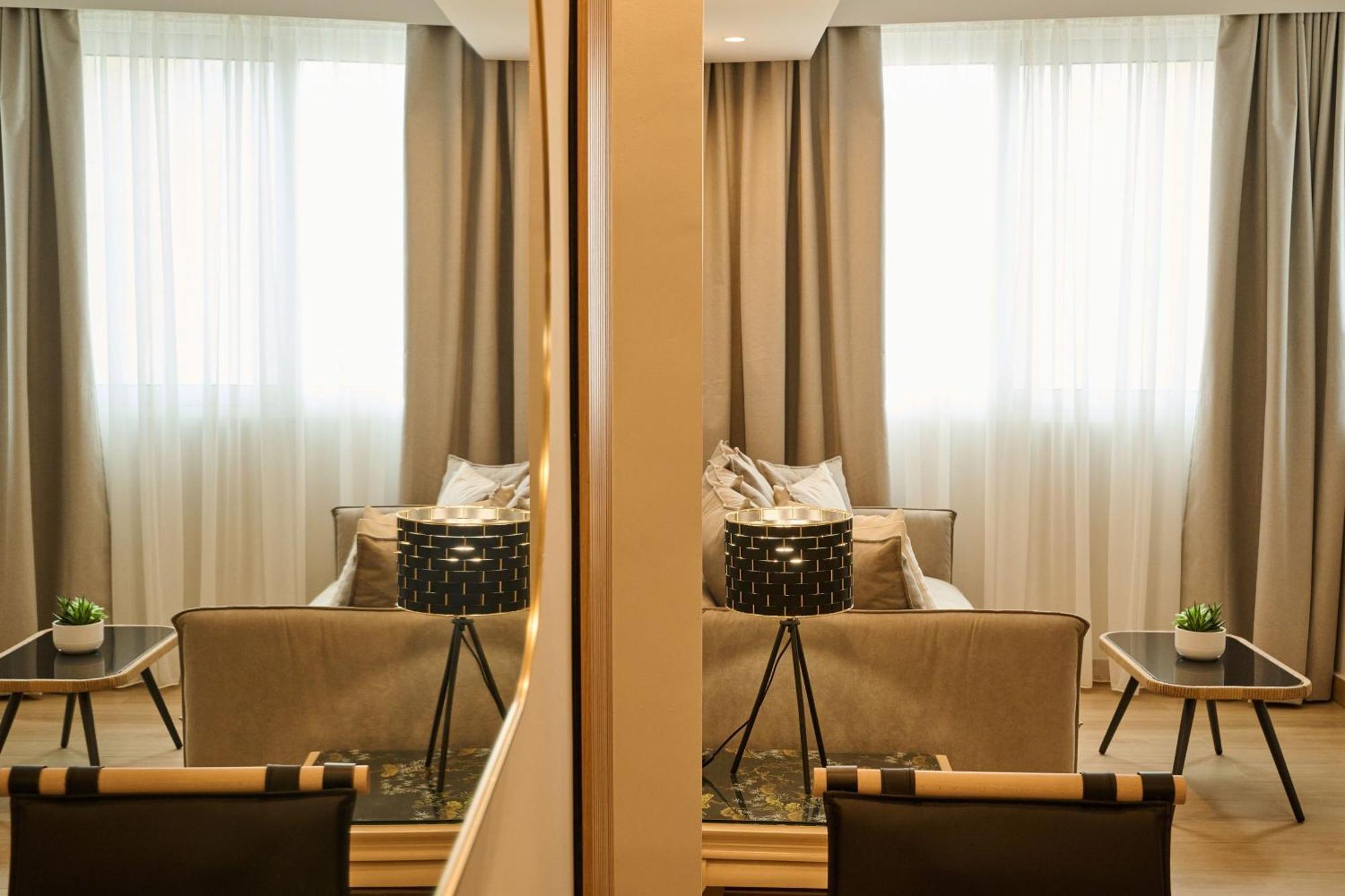 Acropolis Muses - Downtown Luxury Apartments Athena Bagian luar foto